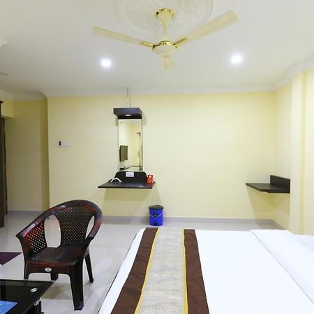 Hotel Salbala - Near Airport Ченай Екстериор снимка